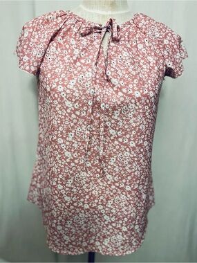 Simple Fun size small floral Cape sleeve pullover blouse NWTG